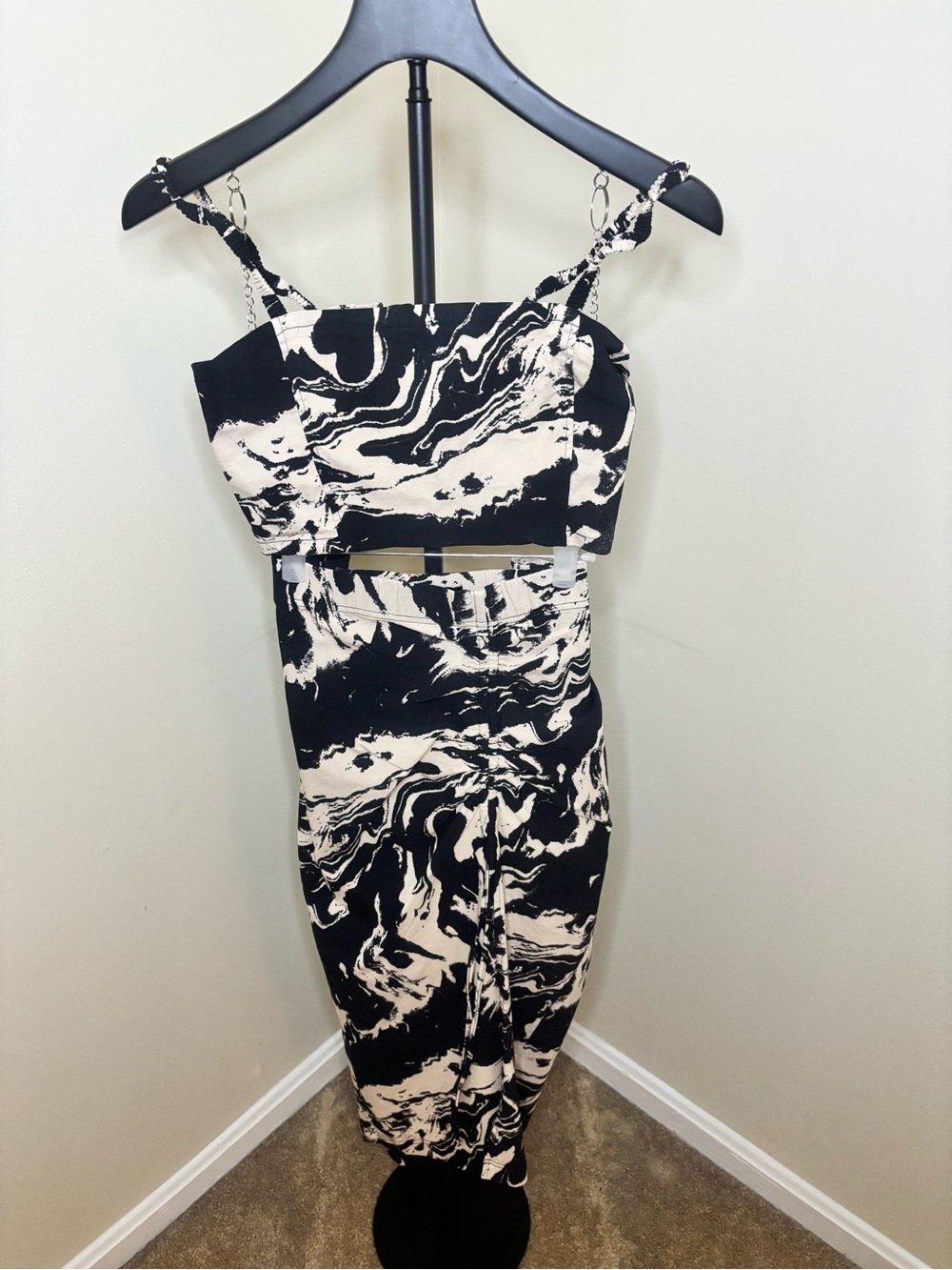 Printed Black & Cream Midi Skirt - Sleek Side Slit - Picture 2 of 6
